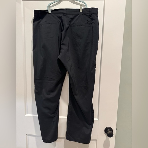 Under Armour Men's Black loose fit quick dry athletic material pants 38/30 - Picture 3 of 7